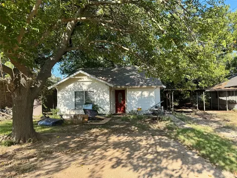 503 Sherman St, Nocona, TX 76255