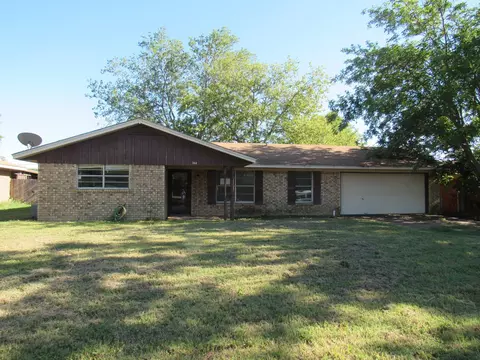 102 Forest Ln, Hillsboro, TX 76645
