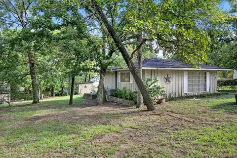 109 Circle Dr, Tool, TX 75143