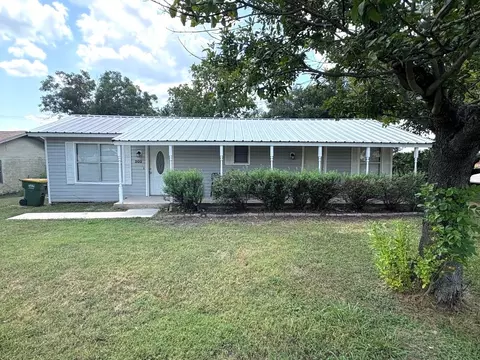 202 S Jena St, Riesel, TX 76682