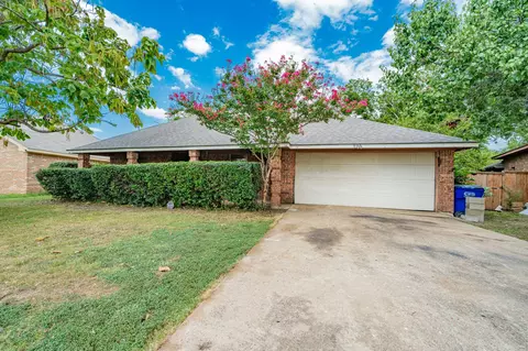 709 Azalea Dr, Forney, TX 75126