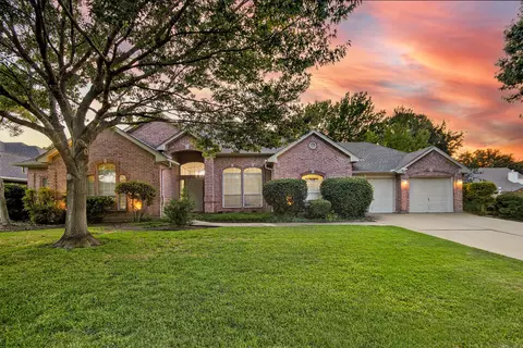 6 Brook Arbor Ct, Mansfield, TX 76063