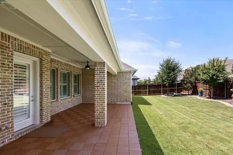 Exterior - 413 Samaritan Dr, Keller, TX 76248 photo 8 of 9