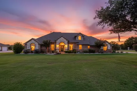 9325 Harbour View Ln, Fort Worth, TX 76179