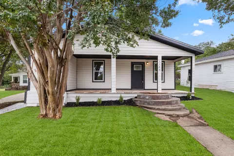 1120 Betterton Cir, Dallas, TX 75203
