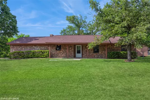 1213 Lakeside Dr, Grand Saline, TX 75140