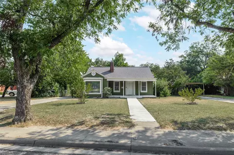 2204 Austin Ave, Brownwood, TX 76801