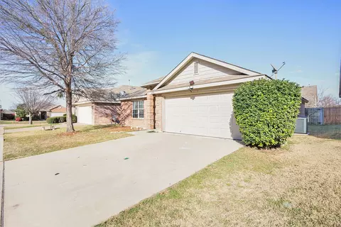 6060 Blazing Star Dr, Fort Worth, TX 76179