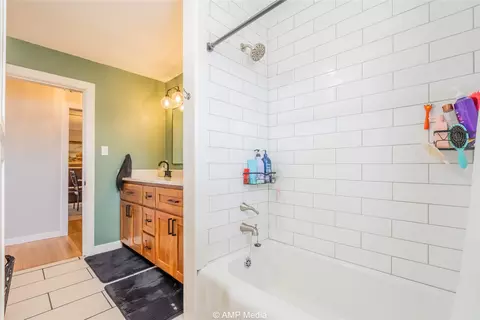 Bath - 902 E Burnside St, Rotan, TX 79546 photo 4 of 6