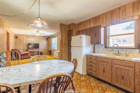 Kitchen - 902 E Burnside St, Rotan, TX 79546 photo 7 of 7