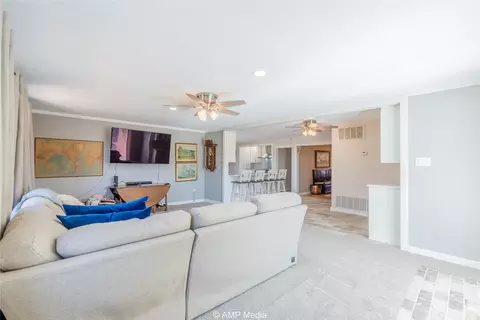 Living - 902 E Burnside St, Rotan, TX 79546 photo 3 of 4