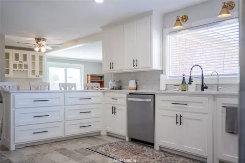 Kitchen - 902 E Burnside St, Rotan, TX 79546 photo 2 of 7