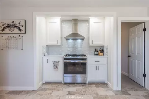 Kitchen - 902 E Burnside St, Rotan, TX 79546 photo 3 of 7