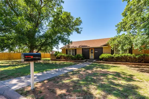Exterior - 902 E Burnside St, Rotan, TX 79546 photo 6 of 6