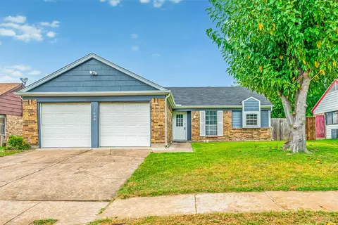 1609 Country Ln, Arlington, TX 76018