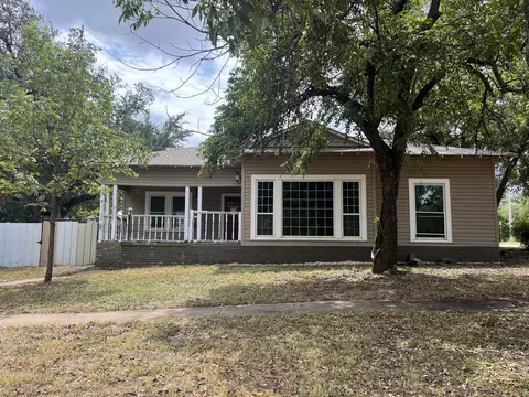 511 W 7th St, Cisco, TX 76437