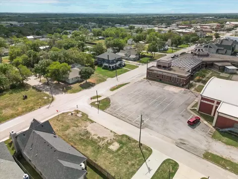 401 E 5th St, Ferris, TX 75125 photo 4