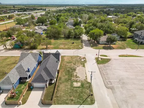 401 E 5th St, Ferris, TX 75125 photo 7