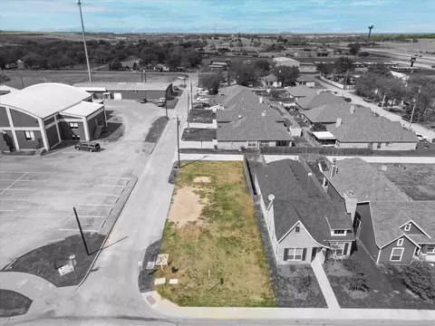 401 E 5th St, Ferris, TX 75125 photo 2