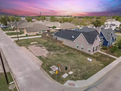 401 E 5th St, Ferris, TX 75125