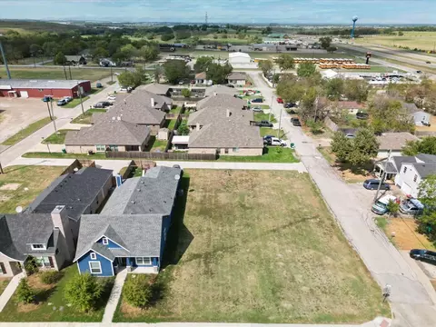 413 E 5th St, Ferris, TX 75125 photo 3