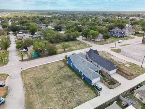 413 E 5th St, Ferris, TX 75125 photo 7