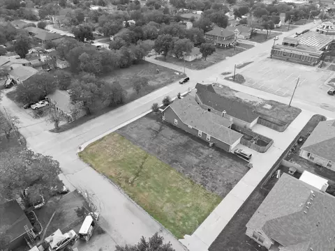 417 E 5th St, Ferris, TX 75125 photo 2
