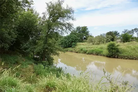 392 S Cr 433, Mullin, TX 76864