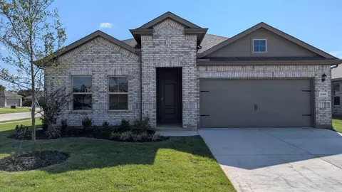 960 Traction Trl, Cleburne, TX 76031