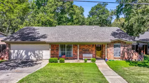 117 Redbird Ln N, Azle, TX 76020