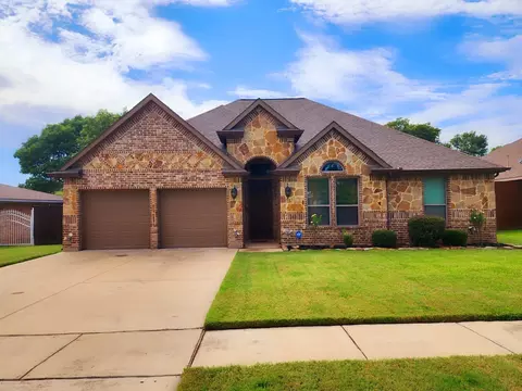 313 15th St, Grand Prairie, TX 75051