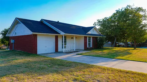 Exterior - 728 E 3rd St, Springtown, TX 76082 photo 4 of 6