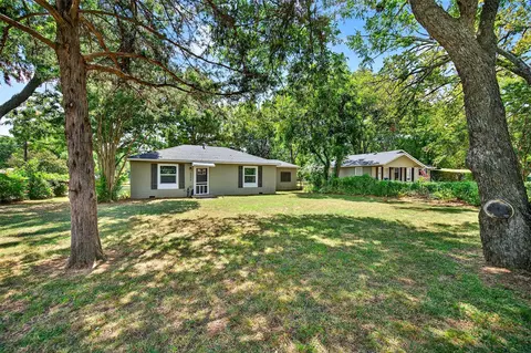 2226 Loy Lake Rd, Denison, TX 75020