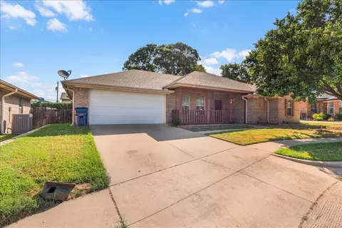 1013 Teresa Ct, Granbury, TX 76048