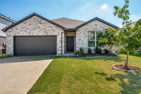 1009 Waverly Dr, Van Alstyne, TX 75495