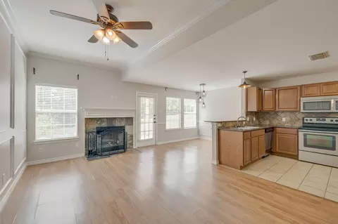 3925 Vista Mar Dr, Euless, TX 76040