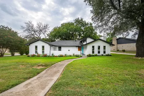 300 Brookwood Dr, Desoto, TX 75115