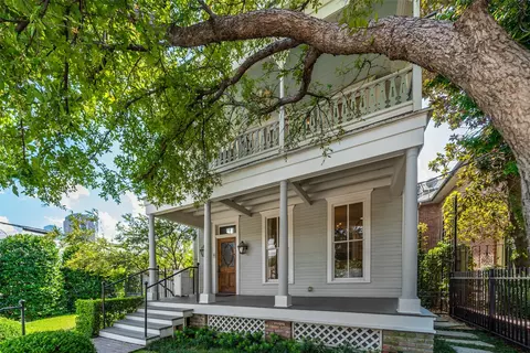 2315 Routh St, Dallas, TX 75201