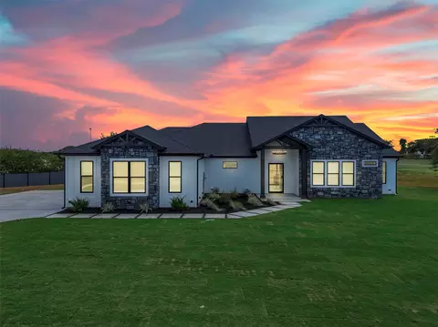 12844 Covey Creek Dr, Burleson, TX 76028