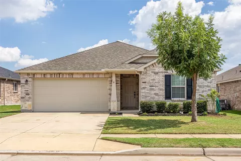 5833 Mirror Ridge Dr, Fort Worth, TX 76179