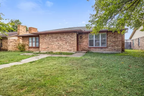 1824 Family Cir, Grand Prairie, TX 75051