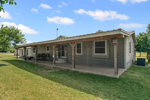 1465 County Road 3690 Rd, Paradise, TX 76073