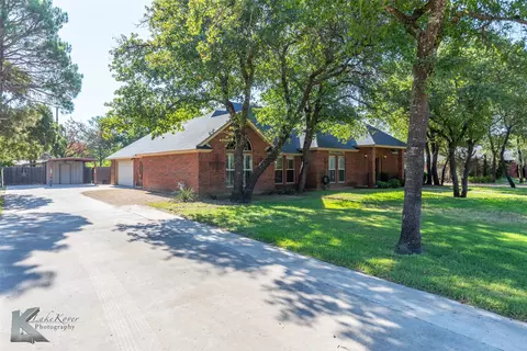 2126 Castle Dr, Clyde, TX 79510 photo 4