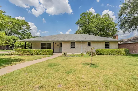 921 Bromwich St, Garland, TX 75040