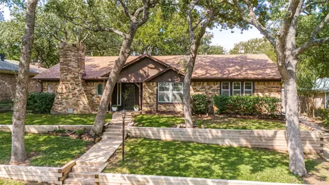 7313 Timberidge Dr, North Richland Hills, TX 76182