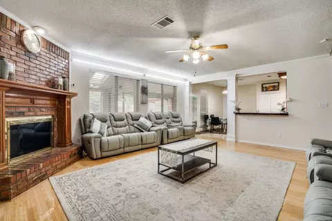 4114 Baywatch Dr, Rowlett, TX 75088
