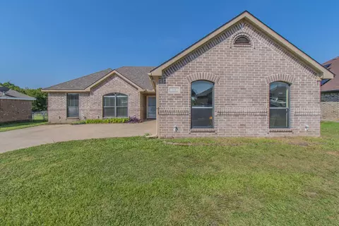 128 Chambers Creek Cir, Maypearl, TX 76064