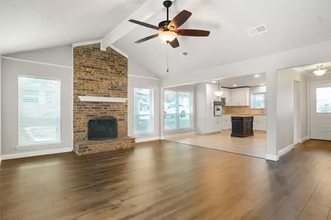 7912 Irish Dr, North Richland Hills, TX 76180