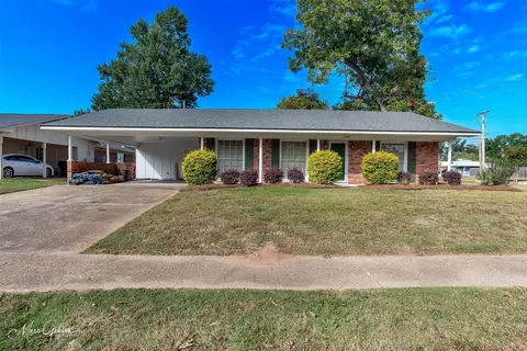 4100 Parkway Dr, Bossier City, LA 71112