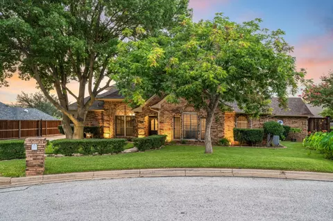 6705 Mt Vernon Ct, Arlington, TX 76017